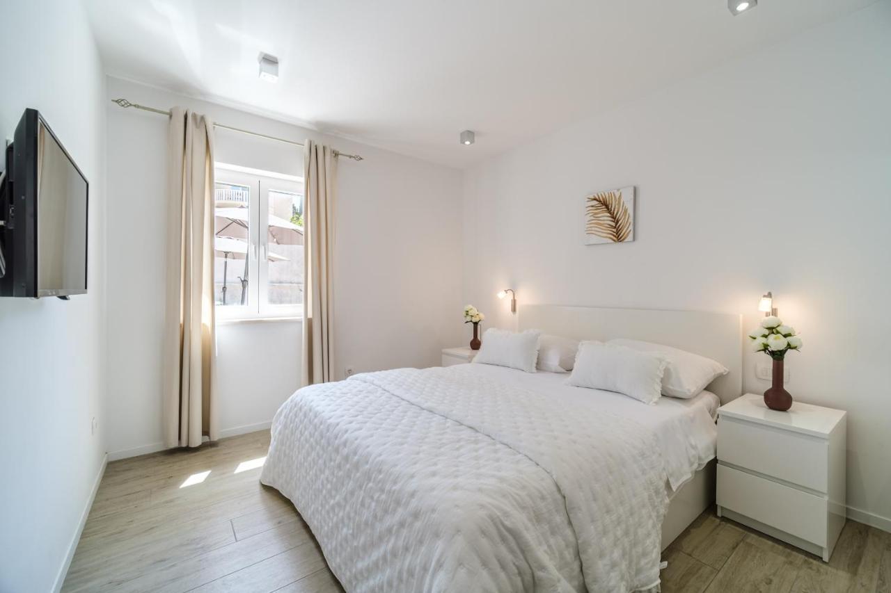 Villa Tm With Private Heated Pool, Poolhouse & Private Garage 밀나 외부 사진