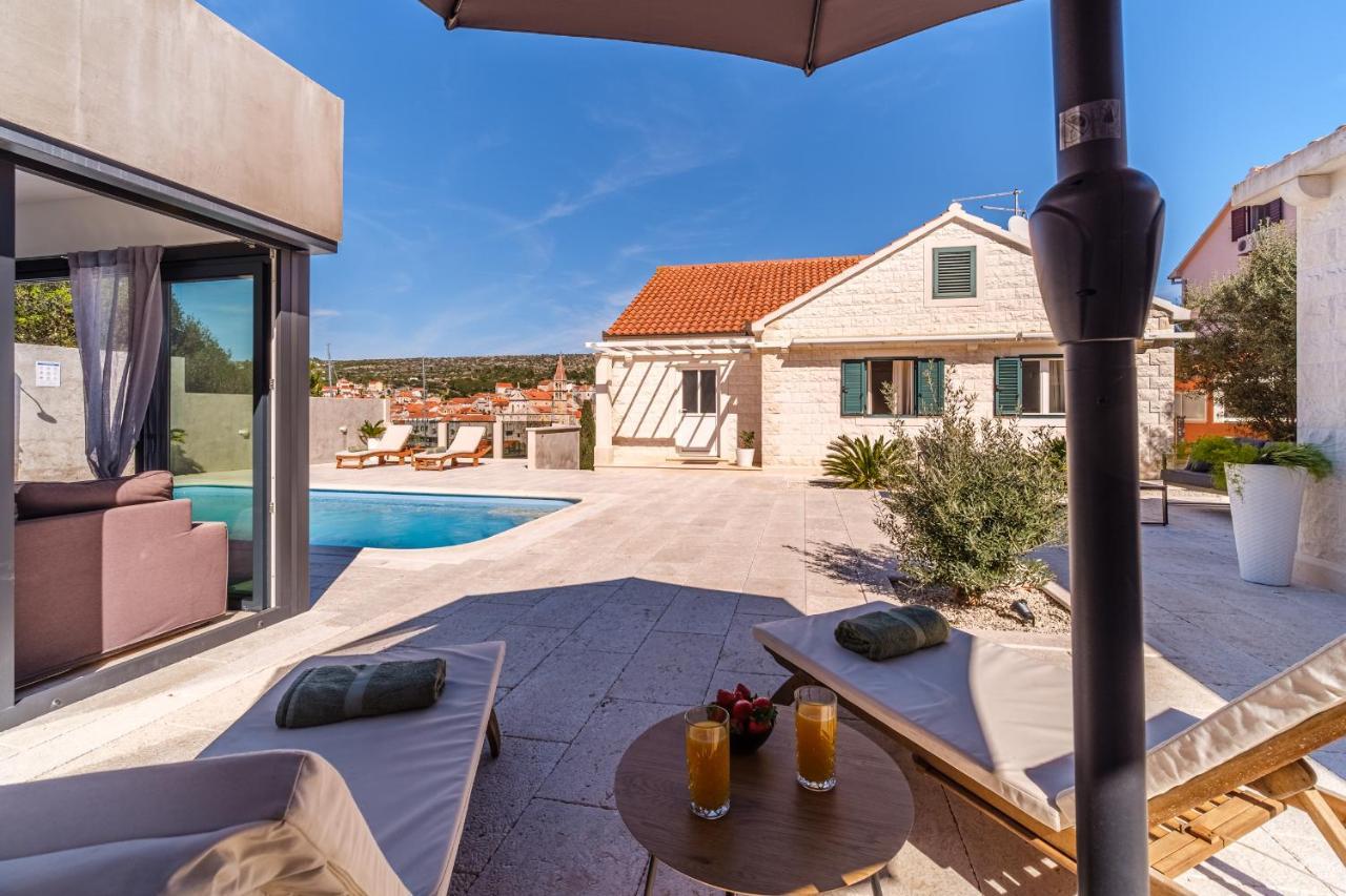 Villa Tm With Private Heated Pool, Poolhouse & Private Garage 밀나 외부 사진