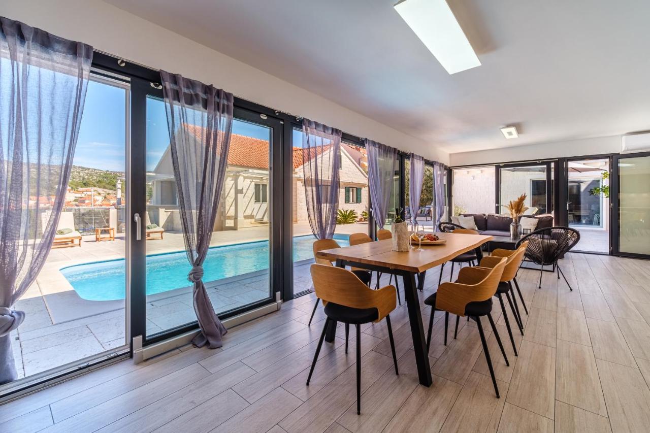 Villa Tm With Private Heated Pool, Poolhouse & Private Garage 밀나 외부 사진