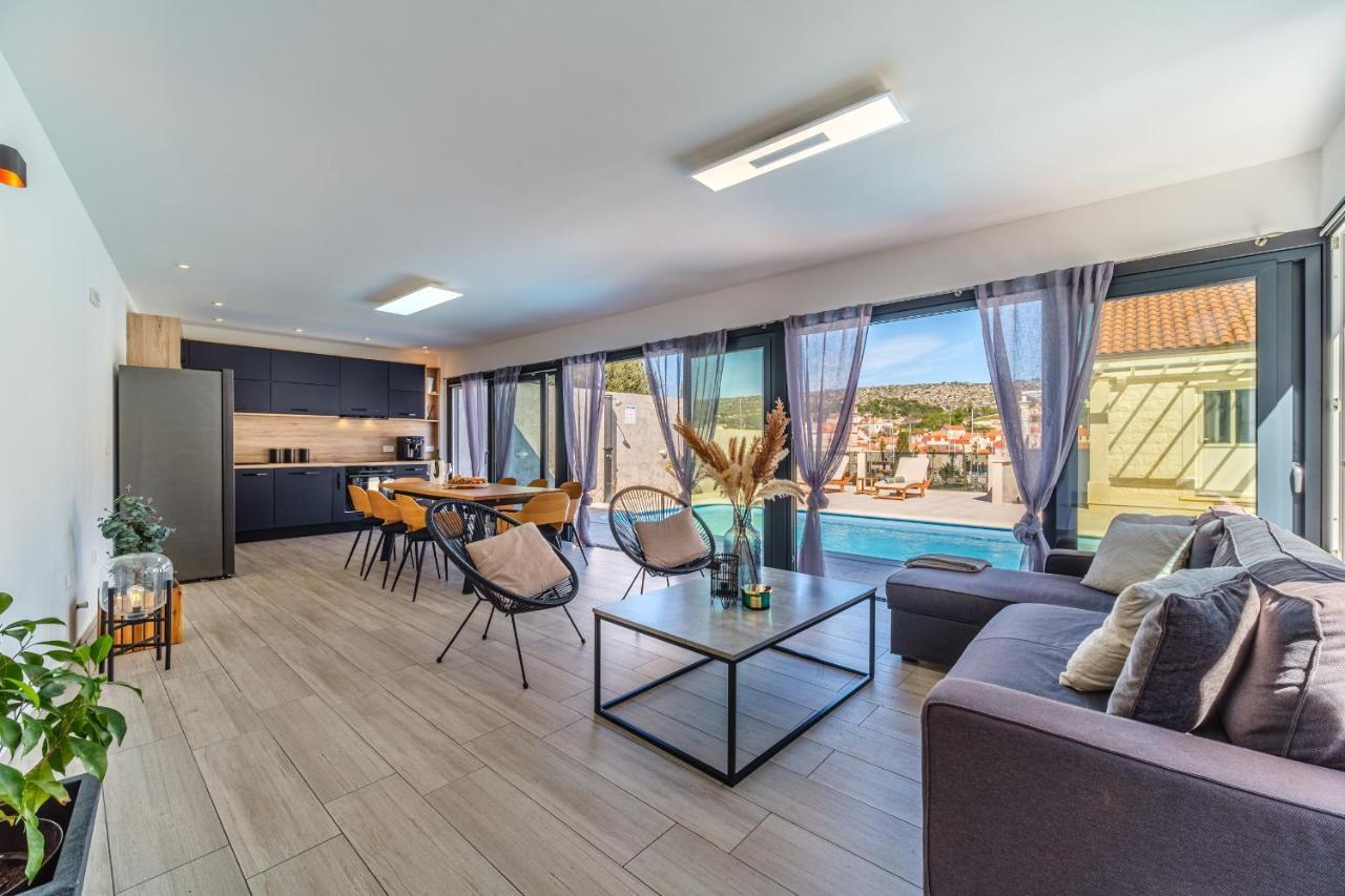 Villa Tm With Private Heated Pool, Poolhouse & Private Garage 밀나 외부 사진
