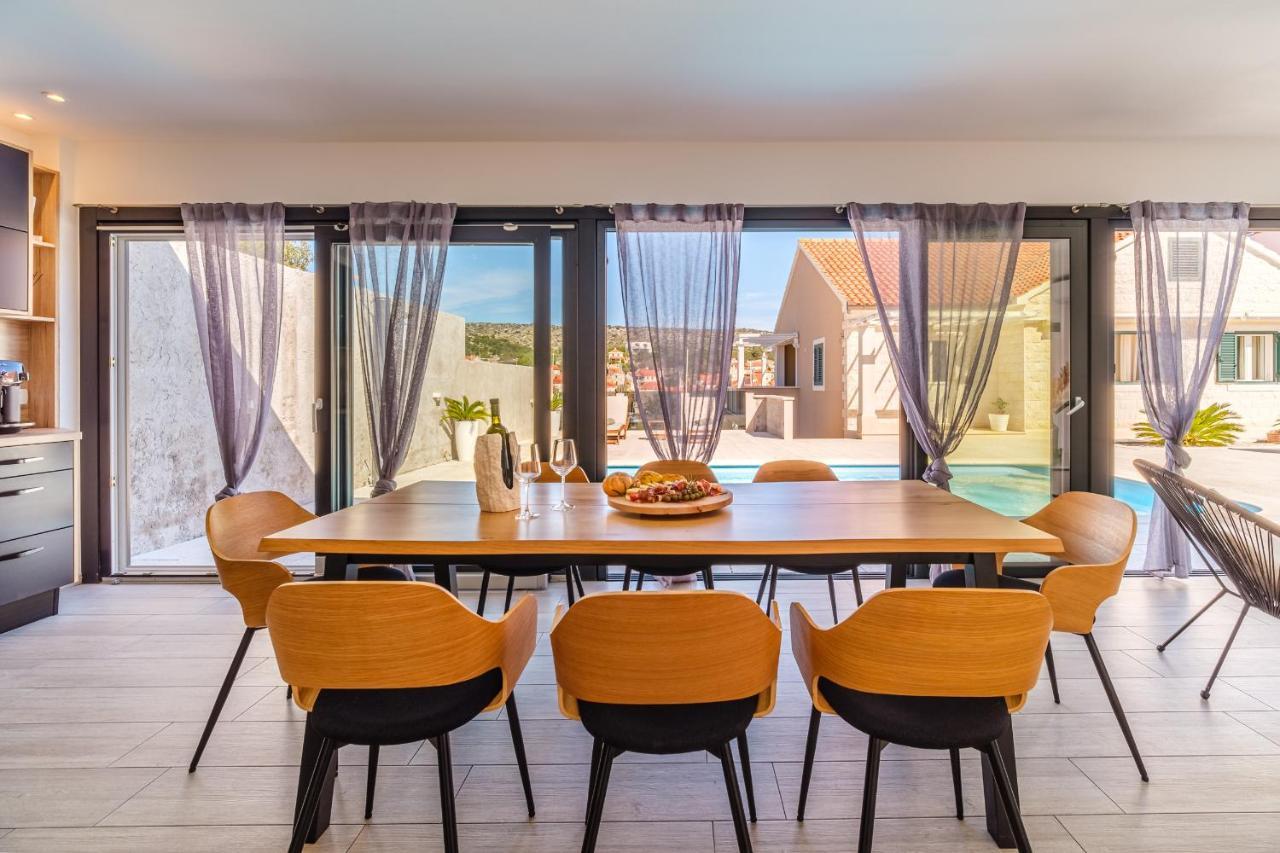 Villa Tm With Private Heated Pool, Poolhouse & Private Garage 밀나 외부 사진