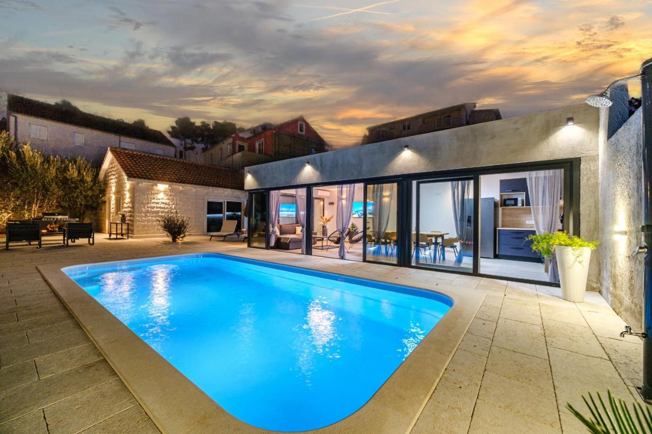 Villa Tm With Private Heated Pool, Poolhouse & Private Garage 밀나 외부 사진