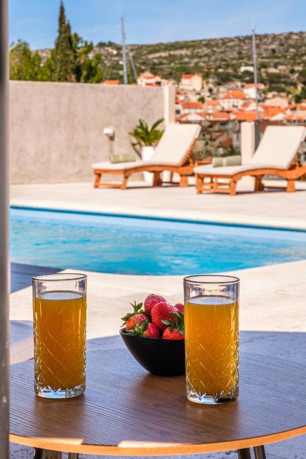 Villa Tm With Private Heated Pool, Poolhouse & Private Garage 밀나 외부 사진